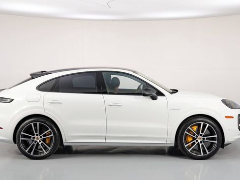 Used 2024 Porsche Cayenne Turbo image 60