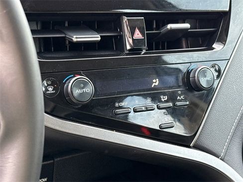 Used 2023 Toyota Camry SE image 26