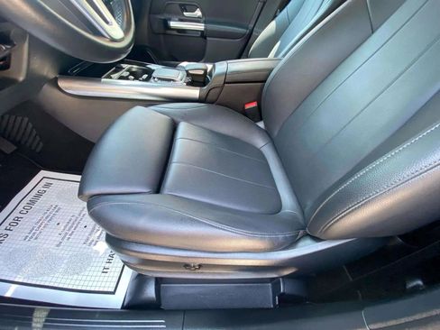 Used 2021 Mercedes-Benz GLA 250 4MATIC image 23