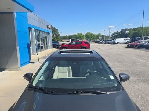 Used 2018 Toyota Avalon Limited FWD image 46