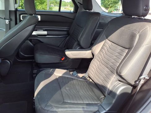 Used 2020 Ford Explorer XLT RWD image 14