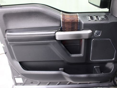 Used 2015 Ford F150 Platinum w/ Trailer Tow Package AWD/4WD image 7