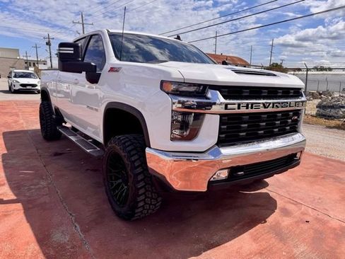 Used 2023 Chevrolet Silverado 2500 LT w/ Convenience Package AWD/4WD image 3