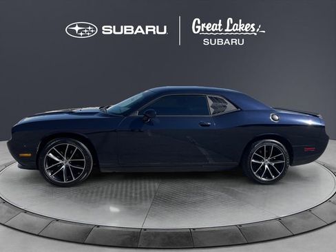 Used 2011 Dodge Challenger RWD image 2