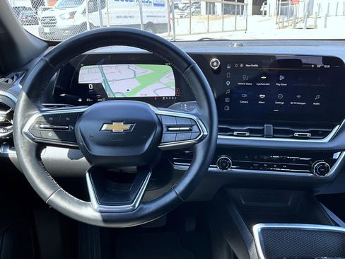 Certified 2025 Chevrolet Equinox LT AWD/4WD image 13