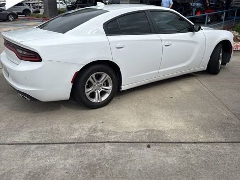 Used 2023 Dodge Charger SXT image 3