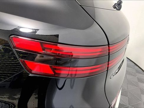 Certified 2025 Genesis GV70 2.5T AWD/4WD image 30