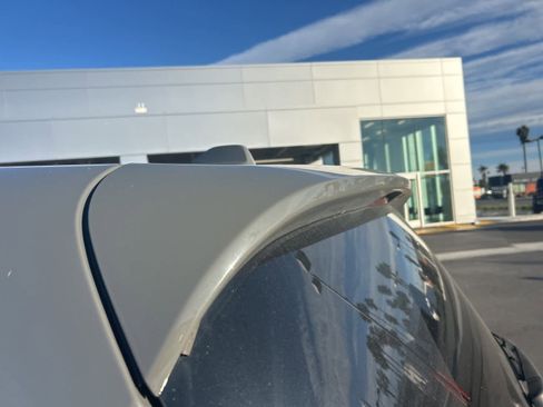 Used 2022 Chrysler Pacifica Limited w/ S Appearance Package image 14