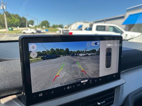 New 2026 Ford Explorer Active RWD image 21
