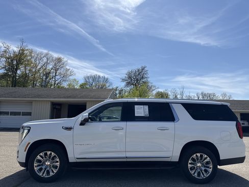 Used 2025 GMC Yukon XL Denali AWD/4WD image 8