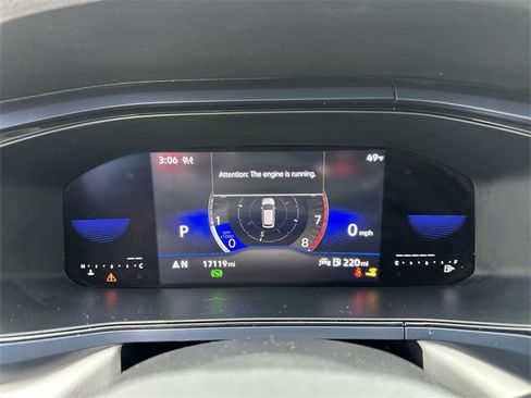 Used 2023 Volkswagen Taos SE w/ Panoramic Sunroof Package image 19