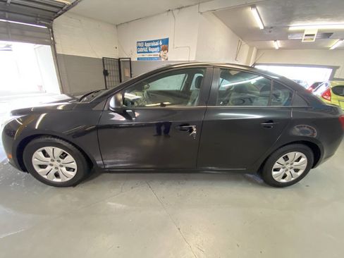 Used 2014 Chevrolet Cruze LS image 20