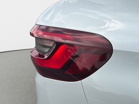 Used 2023 BMW X5 sDrive40i w/ M Sport Package RWD image 17