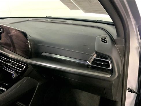 Used 2024 Chevrolet Traverse LT AWD/4WD image 16