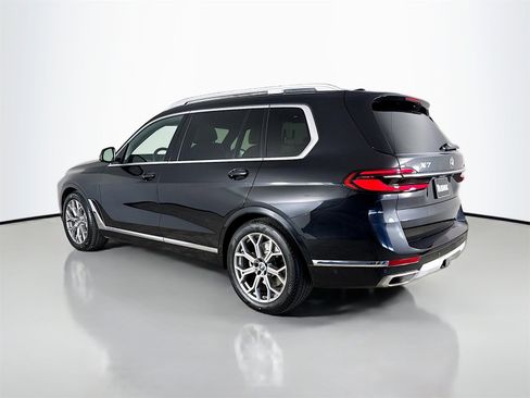 Certified 2023 BMW X7 xDrive40i w/ Premium Package image 5
