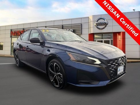 Certified 2023 Nissan Altima 2.5 SR image 1