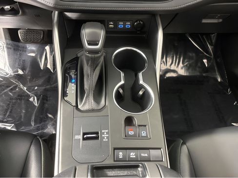 Used 2022 Toyota Highlander XLE image 24