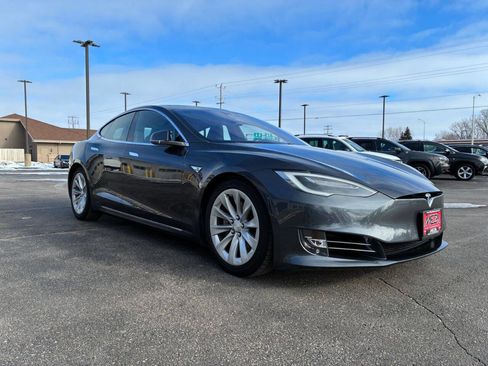 Used 2016 Tesla Model S 75D image 3