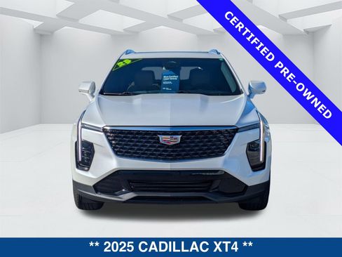 Used 2025 Cadillac XT4 Premium Luxury image 8