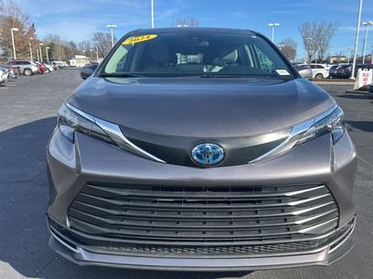 Used 2024 Toyota Sienna LE
