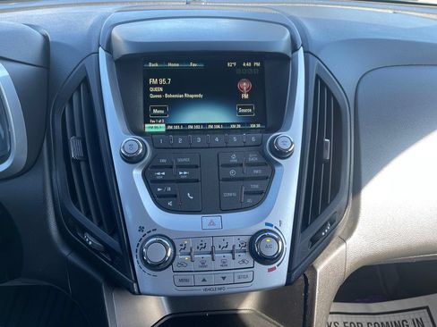 Used 2017 Chevrolet Equinox LS FWD image 23
