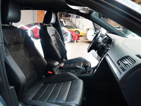 Used 2018 Volkswagen Golf R 4-Door AWD/4WD image 48