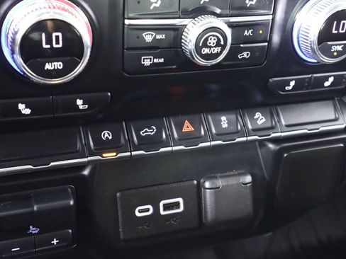 Used 2021 GMC Sierra 1500 SLE AWD/4WD image 24