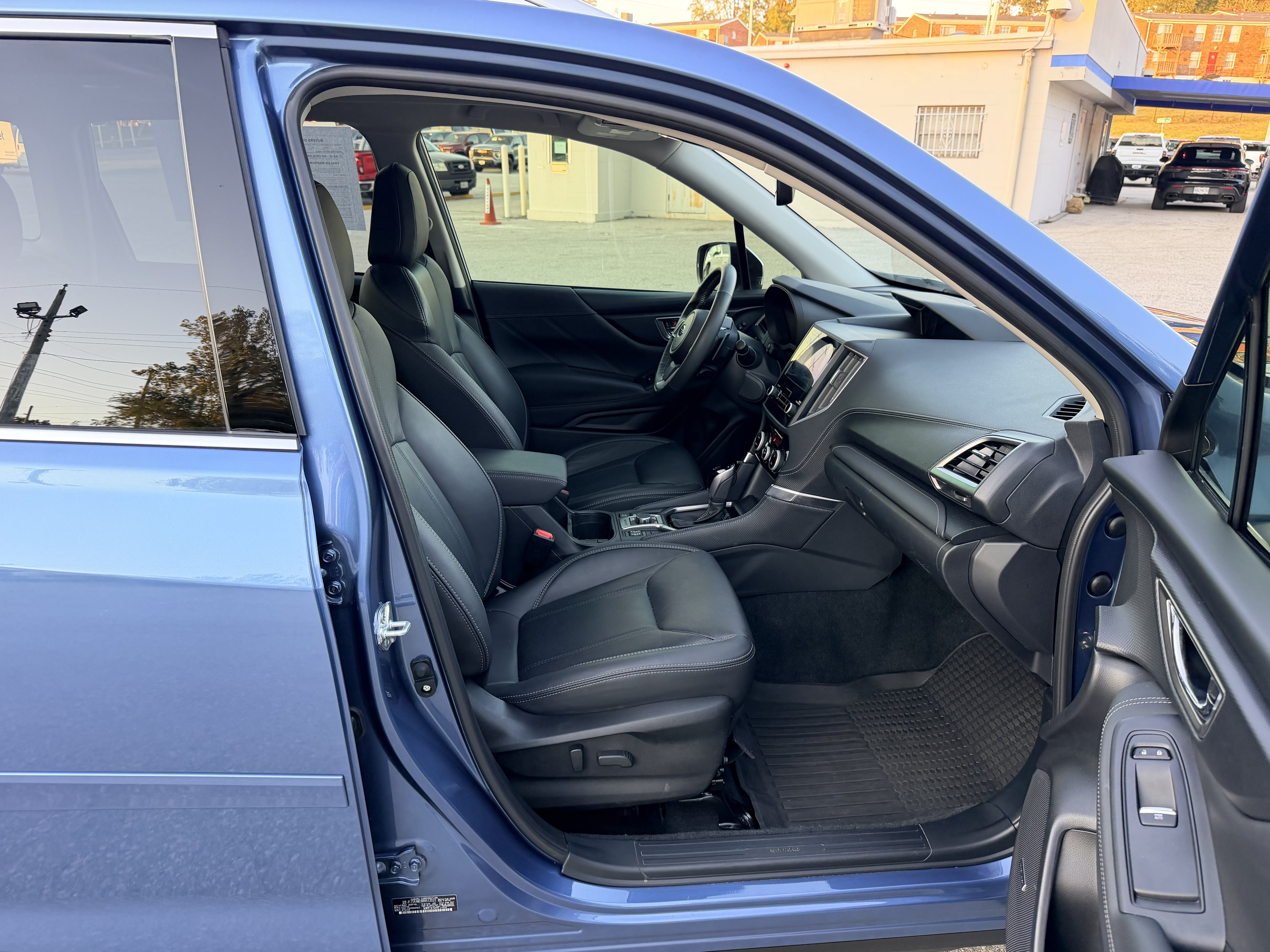 Used 2024 Subaru Forester Touring w/ Convenience Package AWD/4WD image 10