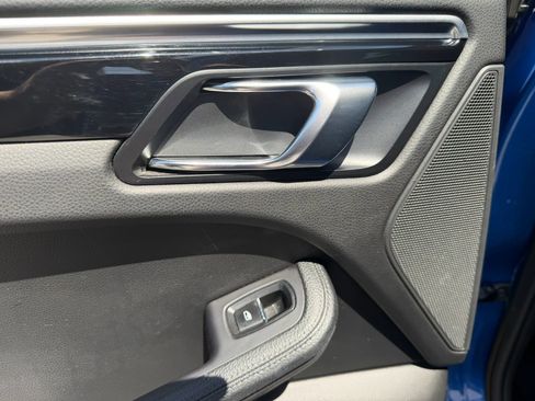 Used 2018 Porsche Macan Sport Edition image 16