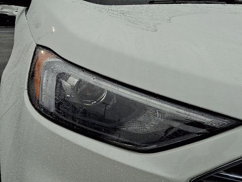 Certified 2022 Ford Edge SEL w/ Convenience Package image 9