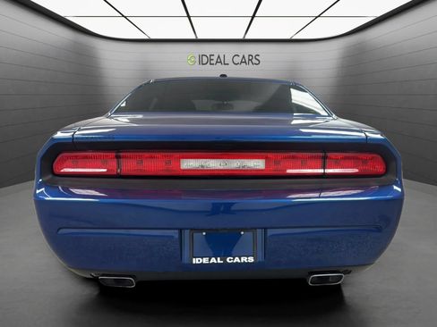 Used 2012 Dodge Challenger SXT RWD image 6