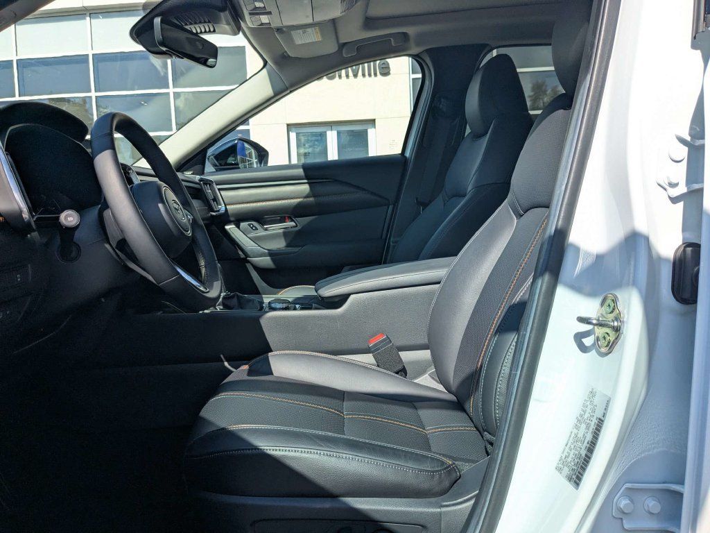 Used 2025 MAZDA CX-50 AWD 2.5 S w/ Premium Plus Pkg image 2