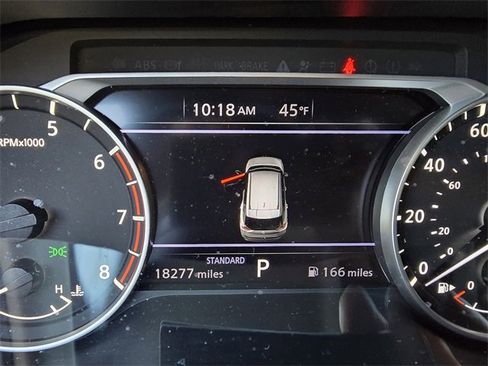 Used 2022 Nissan Rogue SV image 2