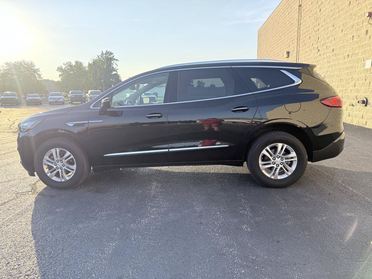 Used 2020 Buick Enclave Premium w/ Trailering Package, 5000 lbs. AWD/4WD image 2