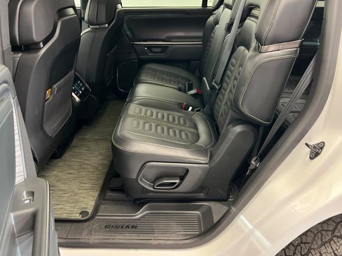 Used 2025 Rivian R1S Adventure image 22