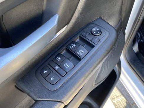 Used 2021 RAM 1500 Big Horn image 11