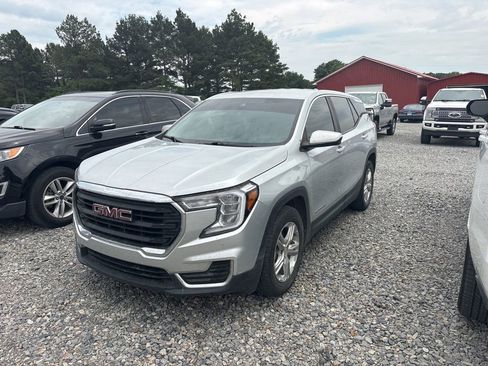 Used 2022 GMC Terrain SLE FWD image 2