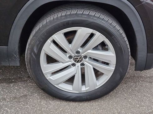 Used 2020 Volkswagen Atlas Cross Sport SE w/ Panoramic Sunroof Package image 8