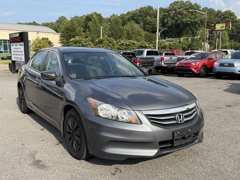 Used 2012 Honda Accord LX image 4