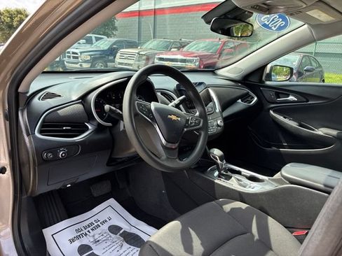 Used 2023 Chevrolet Malibu LT FWD image 22