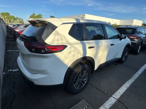 Used 2024 Nissan Rogue S image 4