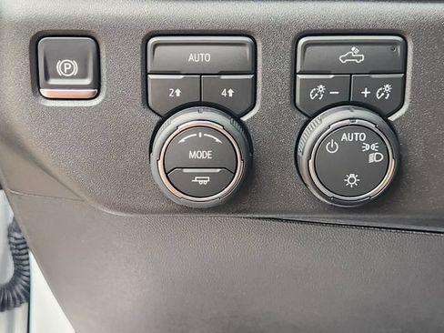Certified 2026 Chevrolet Silverado 1500 LT AWD/4WD image 21