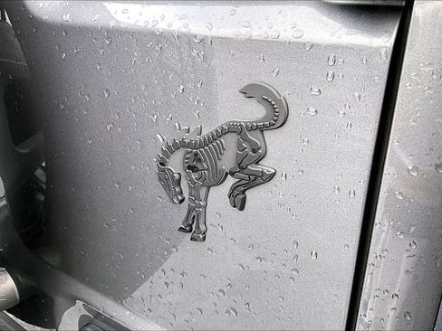 Used 2021 Ford Bronco Outer Banks image 5