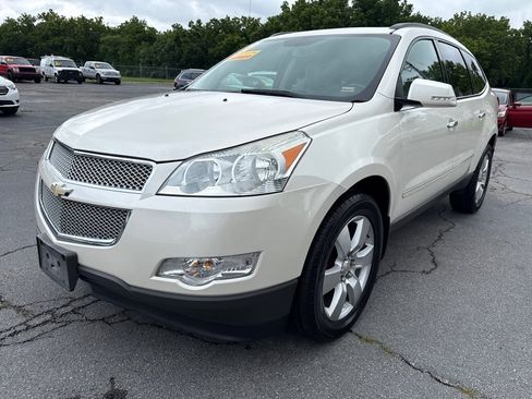 Used 2011 Chevrolet Traverse LTZ AWD/4WD image 2