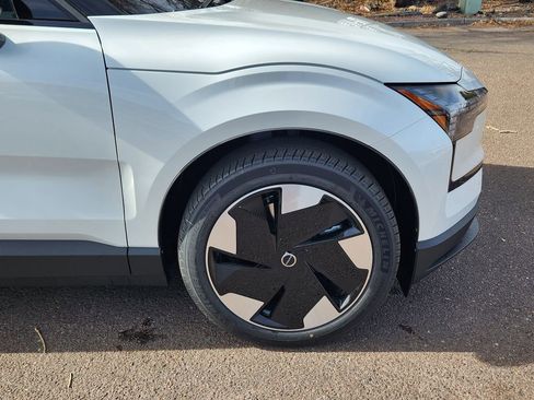 New 2026 Volvo EX30 Plus w/ Climate Package image 28