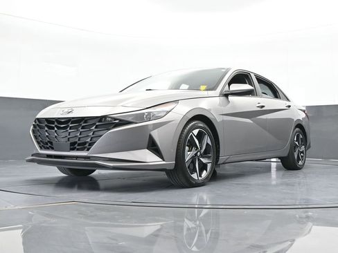 Used 2023 Hyundai Elantra SEL w/ Convenience Package image 52