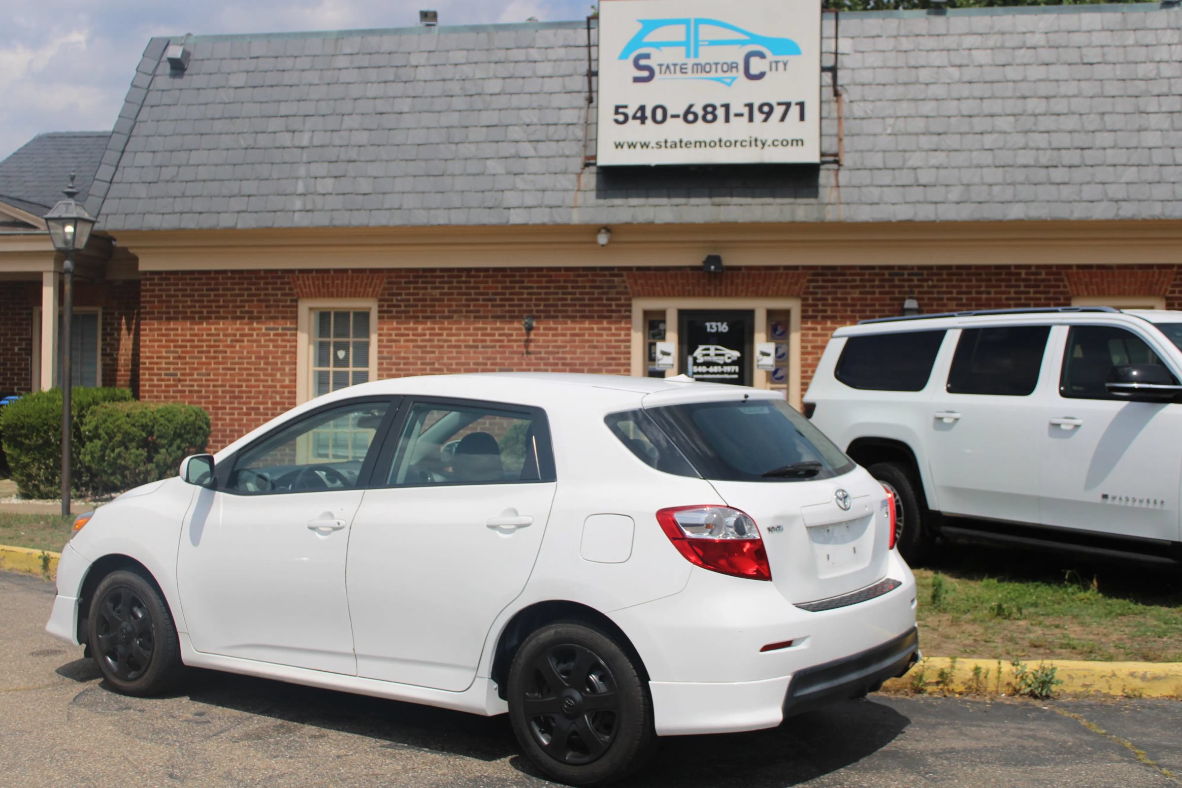 Used 2009 Toyota Matrix S FWD image 3