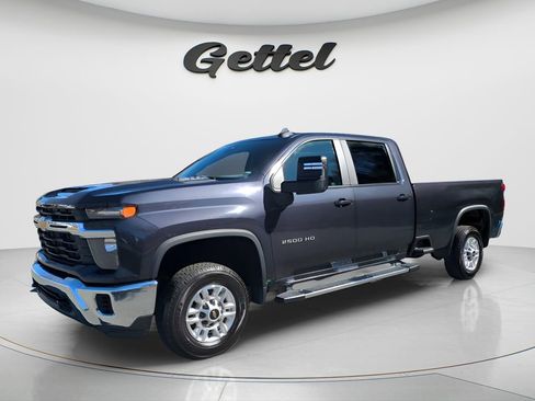 Used 2024 Chevrolet Silverado 2500 LT image 2