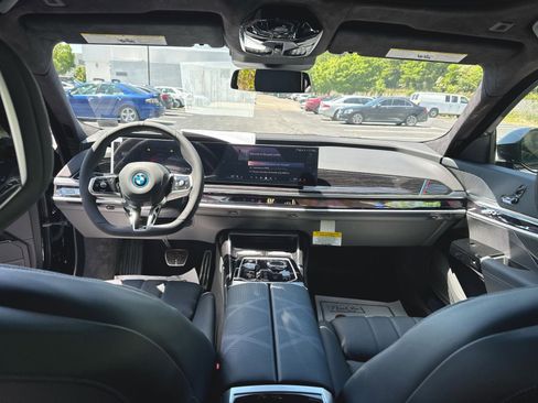 New 2026 BMW i7 eDrive50 w/ M Sport Package RWD image 12