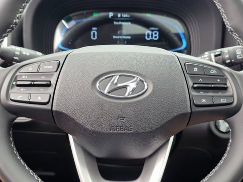 New 2025 Hyundai Venue SEL image 23